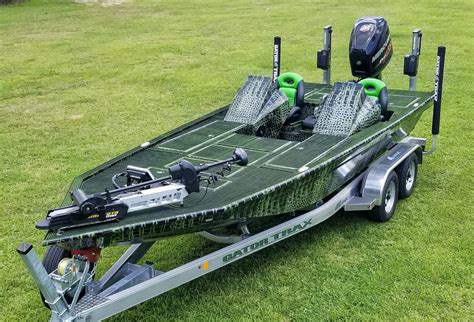 Gator trax - Gator Trax Boats begin with thicker aluminum hulls that feature longitudinal bracing and goes from there. Rounded chines, angled transoms, smooth bottoms and airboat-style rakes are standards with Gator Trax. They believe there is a world of difference between a boat built to perform in shallow water and mass …
